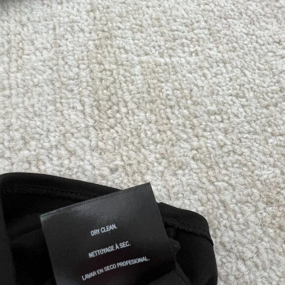 T Tahari Black Short Sleeve V Neck Knit Midi Dress 6 - Picture 9 of 9